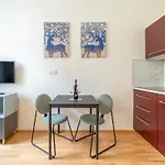 Center Deer * Praga